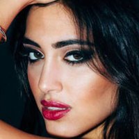 Inas X Naakt