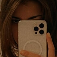 Izemniaa Naakt