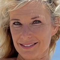 Jemma Naakt