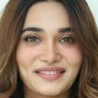 Jenifer Emmanuel Naakt