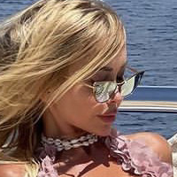 Julia Dybowska Naakt