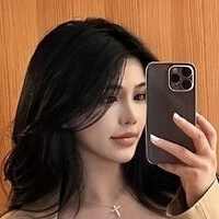 June Gong Naakt