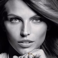 Karlina Caune Naakt