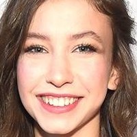 Katelyn Nacon Naakt