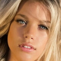 Kaylyn Slevin Naakt