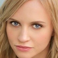Kelly Tucci Naakt