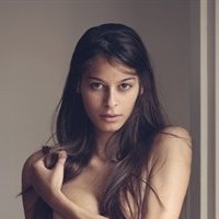 Lara Swiecicki Naakt