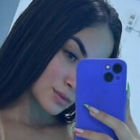 Lari Naakt