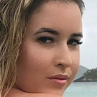 Lauren Sangster Naakt