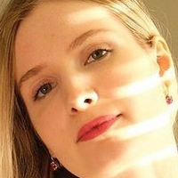 Lily Hart Naakt