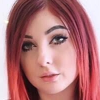 Lizzi Blake Naakt