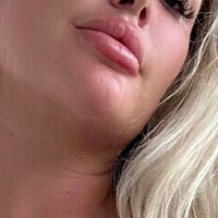 Lucy Nicholson Naakt