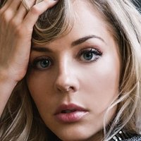 MacKenzie Porter Naakt