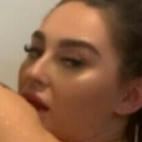 Madeleinerosee Naakt
