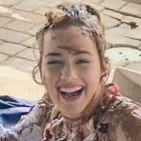 Mary Mouser Naakt