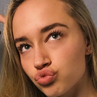 Mia Mastrov Naakt