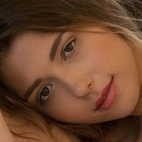 Mila Azul Naakt