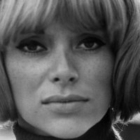 Mireille Darc Naakt