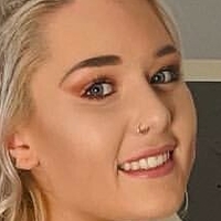 Molly Harding Naakt