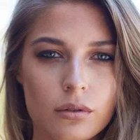 Naomi Holt Naakt