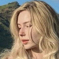 Nikki Beiar Naakt