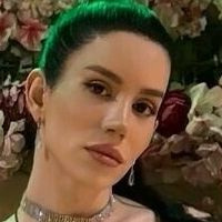 Nisa Serez Naakt