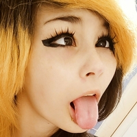niyokochan Naakt