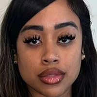 Nuria Depina Naakt