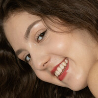 Nuss.model Naakt
