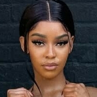 Ontlametseofficial Naakt