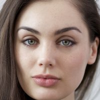 Poppy Corby-Tuech Naakt