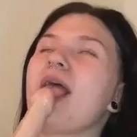 Renea Kisses Naakt