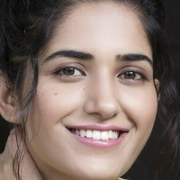Ruhani Sharma Naakt