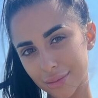 Sara Famurri Naakt