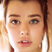 Sarah Mc Daniel Naakt