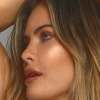 Shannon Decker Naakt