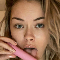 Sophie Strokes Naakt