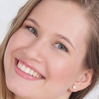 Stella Gardo Naakt