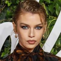 Stella Maxwell Naakt