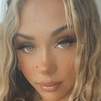 Teigan L Naakt