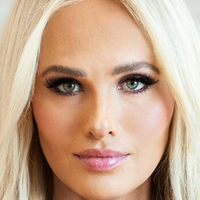 tomilahren Naakt