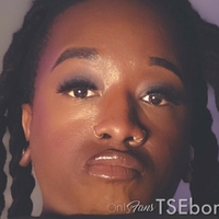 tsebonyvixen Naakt
