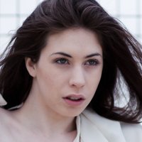 Victoria Ell-Beth Naakt