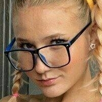 x_hot_little_girl Naakt