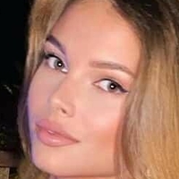 Yulia Polyachikhina Naakt