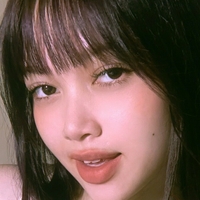 Yun Mago Naakt